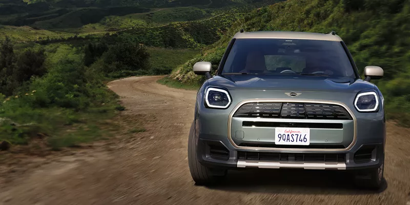 Der erste vollelektrische MINI Countryman. Wir beraten Sie gerne rund um das Thema Elektromobilität.