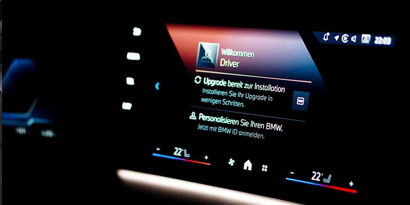 Ansicht einer Auswahl beim BMW Curved Display eines vollelektrischen BMW iX1